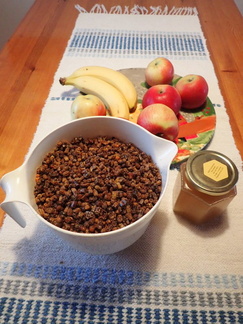 Kuivattaua pergaa kulhossa